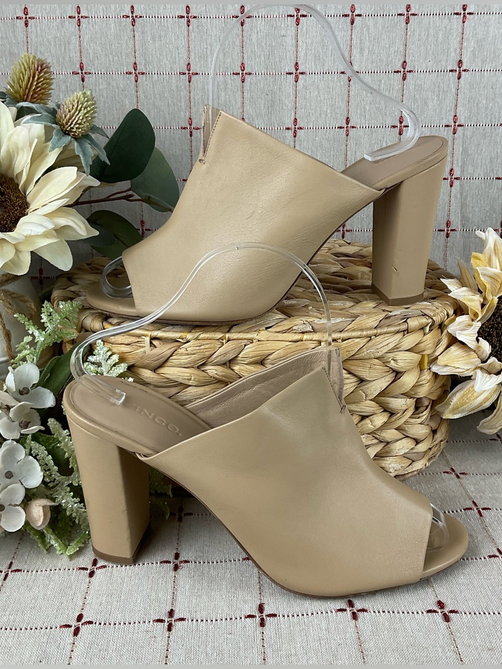 Vince Vero Cuoio Soft Calfskin Leather Tan Heeled Sandals Mules Size 9.5 39.5